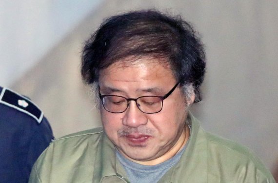 안종범 "이중근 회장, 세무조사 청탁한 적 없어"..부영 재판서 증언