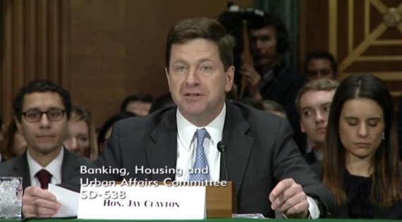 제이 클레이튼 SEC 의장이 7일 미국 워싱턴에서 열린 '가상화폐 공청회'에서 모두 발언을 하고 있다. /사진=banking.senate.gov