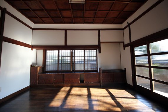 일제강점기 쌀 수탈의 관문이었던 군산… 일본식 건물과 가옥들이 많이 남아있다.