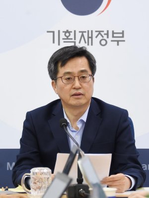 김동연 "'무차입 공매도' 삼성증권, 분명하게 점검해 필요한 조치 할 것"