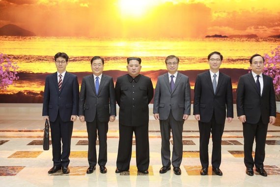 사진=파이낸셜뉴스, 북한 김정은 위원장과 남한 특사단