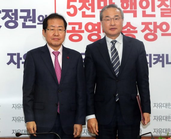 김대식 여의도연구원장(오른쪽). 연합뉴스