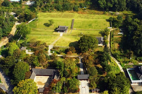 인천시 강화군은 오는 27일부터 고려건국 1100주년을 맞아 고려문화와 고려의 역사적 의미를 알리는 ‘강화고려문화축전’을 개최한다. 사진은 고려가 개성으로 환도하기 전까지 39년간(1232년~1270년) 궁으로 사용했던 고려궁지(사적 133호) 전경.