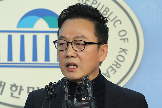 기자회견 열고 "성추행 사실 전혀 없다" 연합뉴스