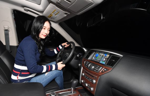 안전한 닛산 인텔리전트 어라운드 뷰 모니터