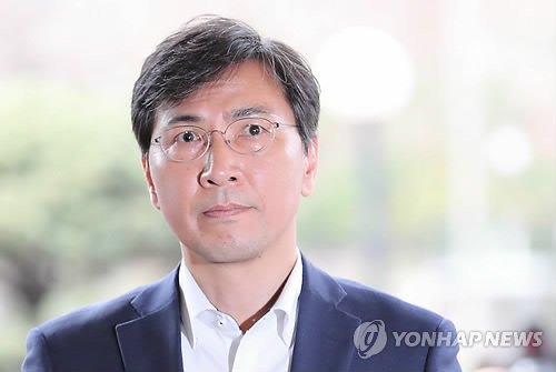 檢, '성폭행 혐의' 안희정 구속영장 재청구 "증거인멸 정황"