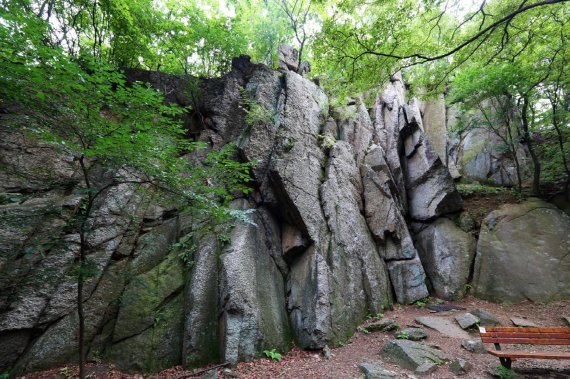 [포토뉴스] 의왕시청 수호천왕, 오봉산? 병풍바위?