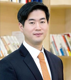 '미공개정보 주식거래' 윤새봄 웅진씽크빅 대표 집유 확정