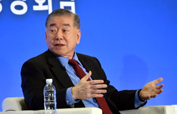 文대통령, 문정인 특보 주한미군 철수 주장 즉각 진화...임종석 실장, 구두 경고