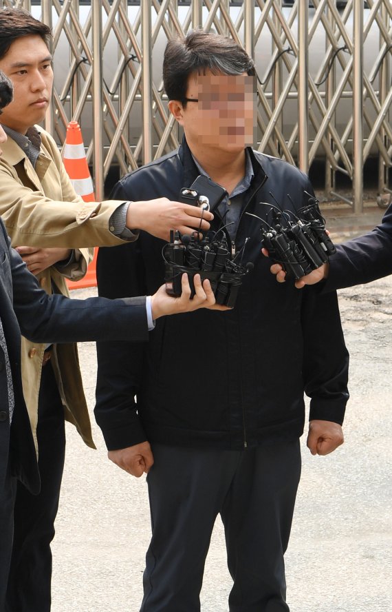 김경수 의원 전 보좌관 경찰 출석