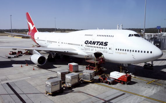 epa06706114 (FILE) - Qantas airlines jumbo jet Boeing 747 is loaded before departure at Tullamarine Airport in Melbourne, Australia, 28 January 2008 (reissued 02 May 2018). According to media reports on 02 May 2018, Qantas has announced plans to retire the last of its 747s, four decades after it bec