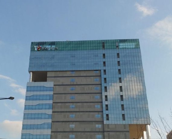 8일 한국관광공사 오사카지사는 "최근 남북정상회담 만찬메뉴로 화제가 된 ‘평양냉면’이 일본 언론을 통해서도 크게 주목받고 있다."고 말했다.