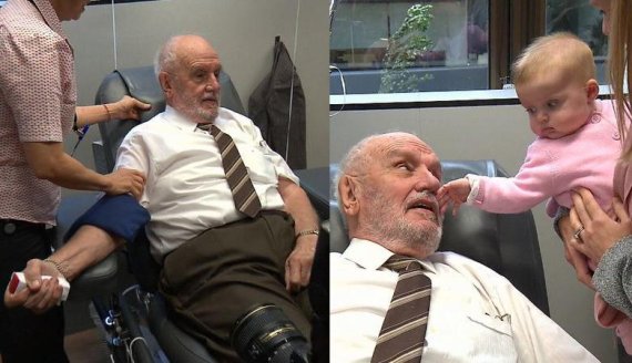 마지막 헌혈에 참여하고 있는 제임스 해리슨(왼쪽)과 그 모습을 지켜보는 아기./호주9뉴스 갈무리