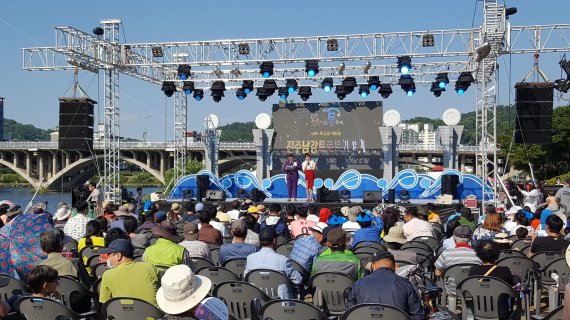 진주시, 남강 물축제 개최