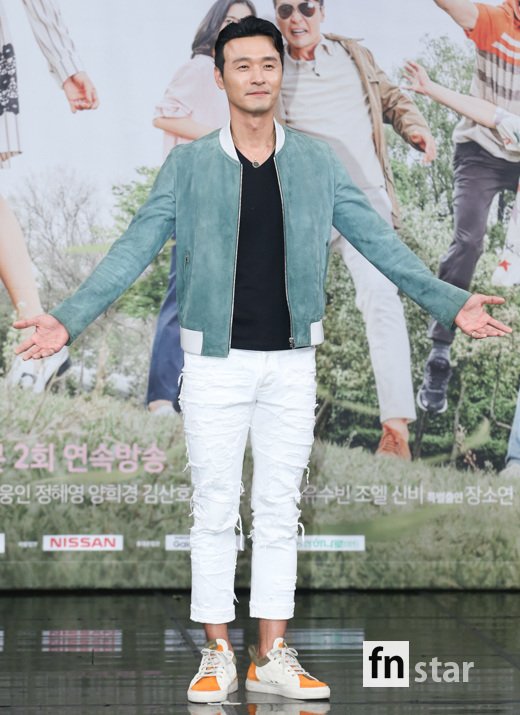 [포토] 이성재, ‘남다른 패션감각’ - fn스타