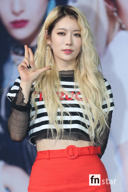 [포토] 프리스틴V 레나. ‘성숙한 여인의 향기’