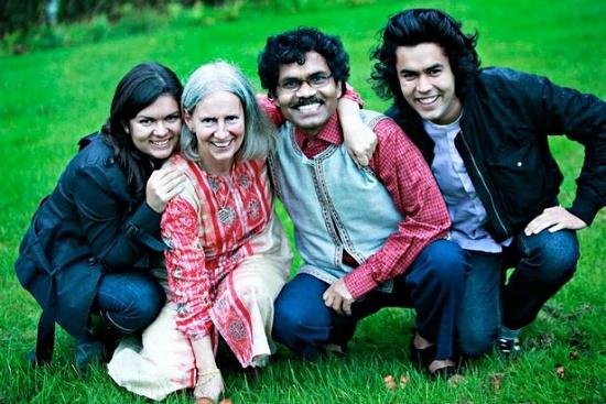 프라듐나 마하난디아와 샬롯 폰 슈드빈 부부와 두 자녀 [사진=더미러]