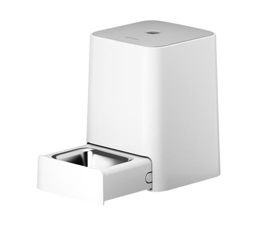 정량의 사료 급여를 돕는 스마트 자동급식기 '펫맘'