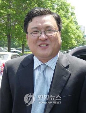 '가카새끼 짬뽕' 이정렬 전 판사, 5년만에 변호사로 법조계 복귀