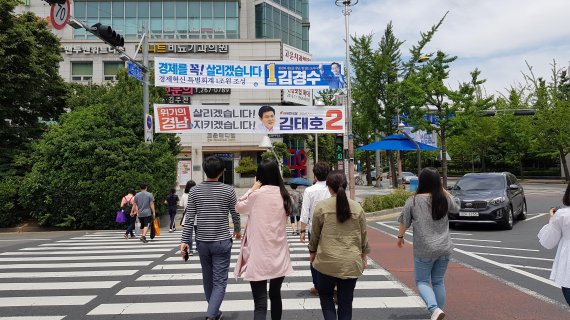 [6·13 격전지를 가다-2]보수-진보 할 것없이 민심 요동치는 경남지사 선거