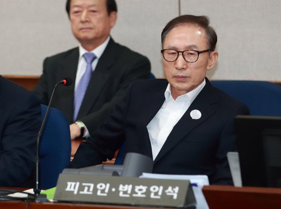이명박 "이상은, 가족 모임서 '다스' 많이 거론"..실소유 의혹 부인