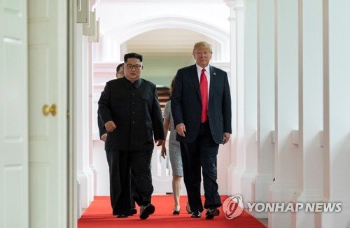[북미정상회담] 김정은, '핵무기 포기' 질문에 '묵묵부답'