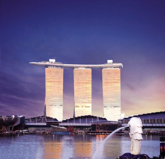 쌍용건설이 시공한 싱가포르 '마리나 베이 샌즈 호텔' 전경