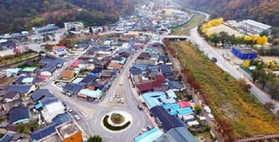 지난 60,70년대 한국 산업화의동력을 준 강원도 영월군 마차리가 강원남부지역 폐광으로 그동안 소외되어왔으나,국토교통부, 국토연구원, 파이낸셜뉴스 공동 개최, 우리나라 관련분야 최대 행사인 '2018 대한민국 국토대전 국토교통부장관상 수상하면서 영월마차리주민들에도 마차발전 도약의 희망이 생겼다. 사진은 영월마차리 마을 전경.