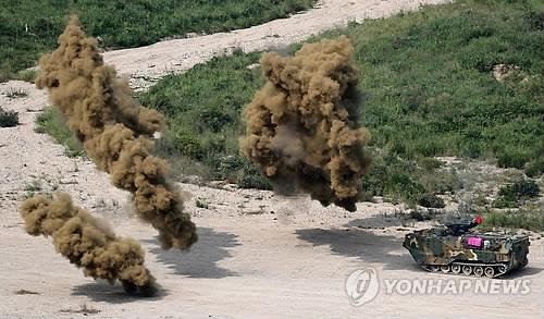 해병 1사단과 미 해병대가 19일 경북 포항시 수성사격장에서 공지전투 훈련을 하고 있다. /사진=연합뉴스