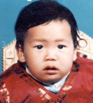 1984년 9월 4일 대구 달서구 진천동에서 실종된 김형철군(당시 3세). 김군은 긴 얼굴형에 이마 중간에 흉터가 있으며 머리가 앞 뒤로 많이 튀어 나왔다고 한다.