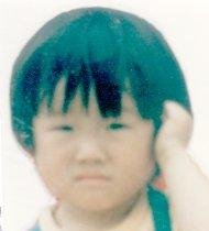 이장호씨의 아들 이우석군(실종 당시 4세)은 1982년 2월 18일 대구시 서구에서 사라졌다. 실종 당시 이군은 둥근 얼굴형에 검정색 단발머리, 엉덩이 윗부분 연한 얼룩점, 왼쪽 눈 밑 작은 검은점 등이 있었다고 한다.