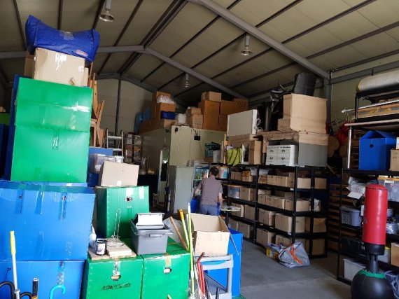 허익범 특별검사팀이 16일 오후 2시부터 '드루킹' 김동원씨 일당이 여론조작 관련 자료를 은닉한 것으로 의심되는 경기도 파주시 소재 컨테이너 창고를 압수수색했다. / 사진=특검팀 제공