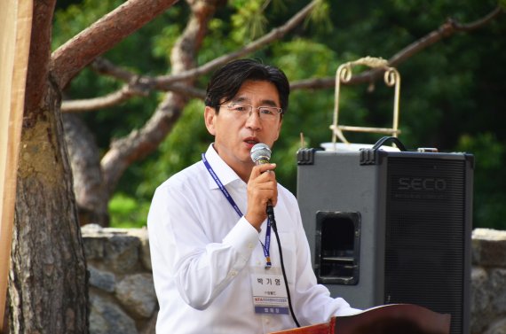 한국프랜차이즈산업협회 박기영 회장이 지난 17일 경기도 여주에서 진행된 '2018 정기 임원연석회의'에서 인사말을 하고 있다.