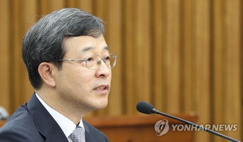 이동원 대법관 후보자가 25일 오전 국회에서 열린 인사청문회에서 의원 질의에 답변하고 있다. 연합뉴스 자료사진.