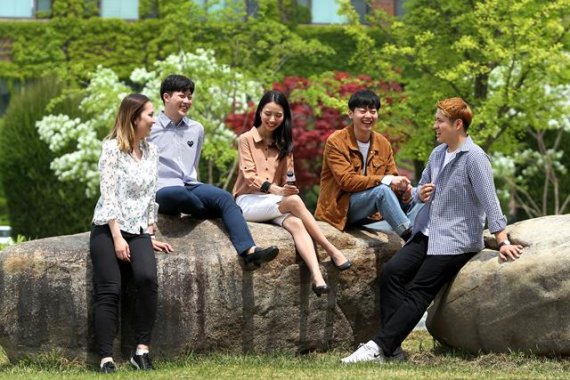 충북대학교 국제교류본부는 오는 8월 9일 오후 4시까지 ‘2018학년도 2학기 외국인 교환학생 버디(Buddy)’를 모집한다.