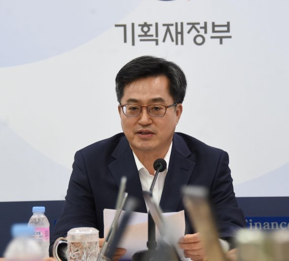 김동연 "내년 재정지출 증가율 7.8%보다 더 늘릴 것…2차 추경 검토안해"