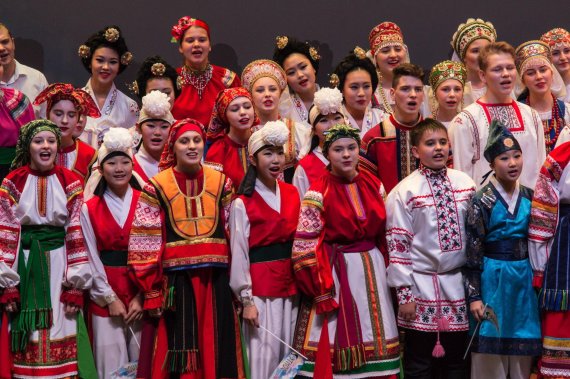 에트노스예술학교 학생들의 공연모습