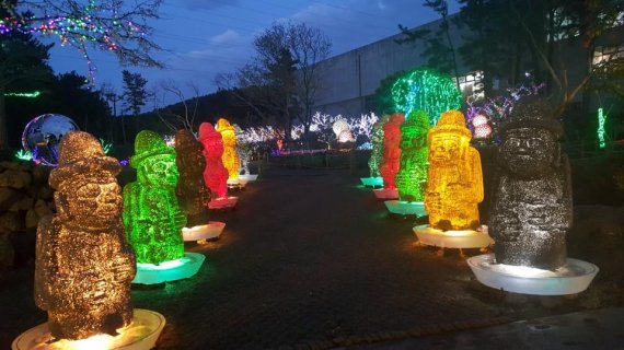 [fn포토] “야(夜), 놀자!” 어둠이 내리자, LED 빛 축제로!