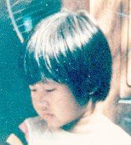 1982년 1월 22일 경기도 남양주시에서 실종된 박정선씨(당시 4세)는 왼쪽 다리 정강이에 화상 흉터가 있고 작은 눈과 갈색머리를 지니고 있다고 한다.