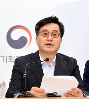 김동연 "韓 경제지표와 체감경제간 온도차 크다"