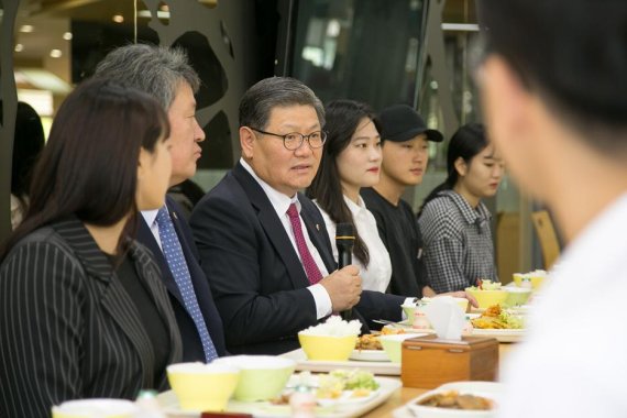 충북대 김수갑 총장, 학생대표들과 소통 자리마련