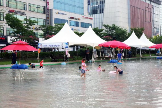 윤화섭 안산시장 ‘아름다운 동행'. 사진제공=안산시