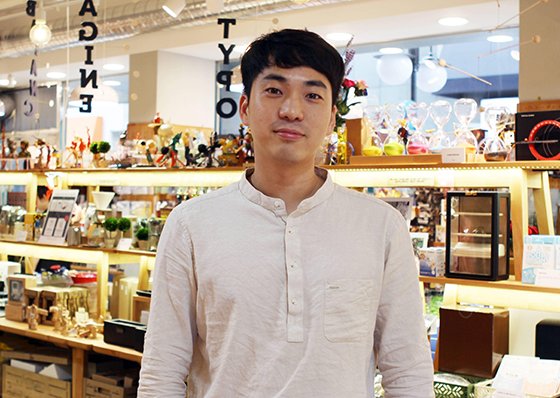 [fn 이사람]이색상품 전문매장 '펀샵' 이영민 MD "재미에 초점… 매장마다 콘셉트 달라"