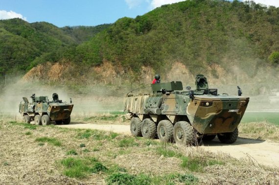 ▲ 현대로템이 개발한 차륜형 장갑차의 모습