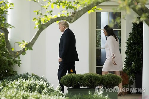 트럼프 "김정은 중간선거 이후 만날 것"..향후 북미 셔틀외교 시사