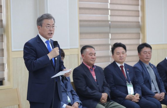 [fn포토] 제주해군기지 갈등 강정마을, 대통령 첫 방문