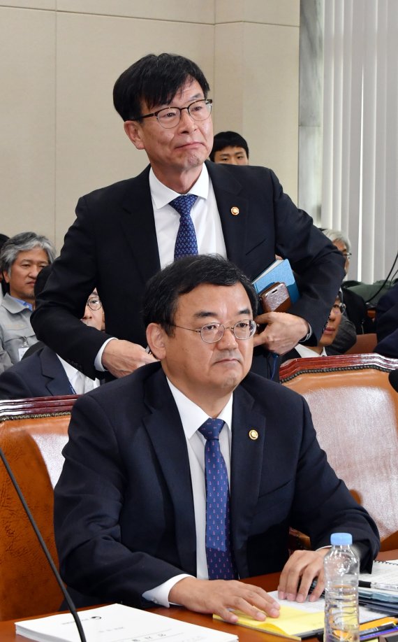 국감 출석한 공정위원장과 부위원장