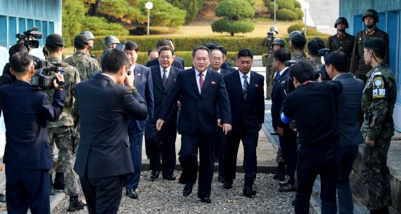 철도·도로 연결 11월말~12월초 착공… 내달 적십자회담