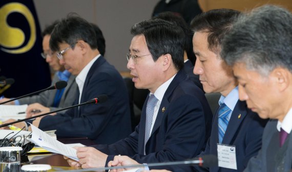 은행권 고DSR 비율 70%, 시중은행 15%이내로 관리...RTI 예외한도 폐지