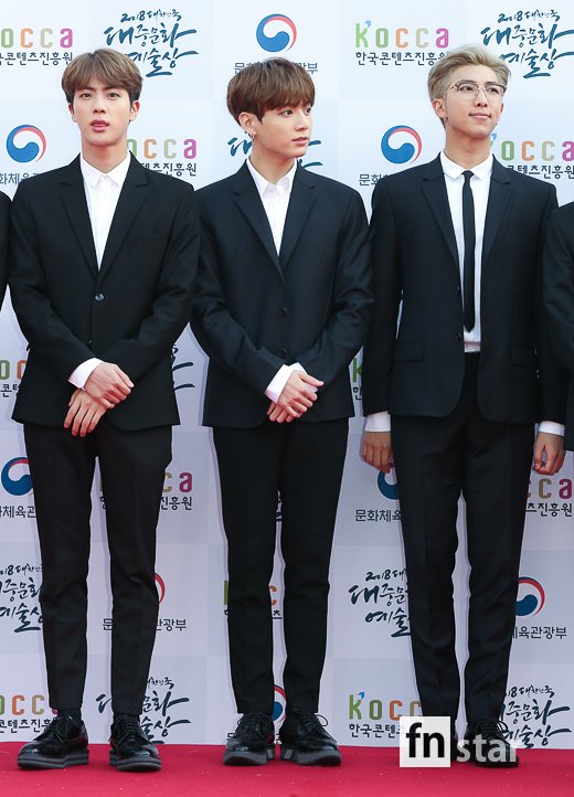 [포토] 진-정국-RM, ‘BTS의 깔끔한 정장자태’ - fn스타
